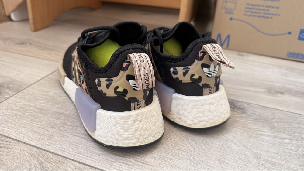 Adidas NMD R1 дамски