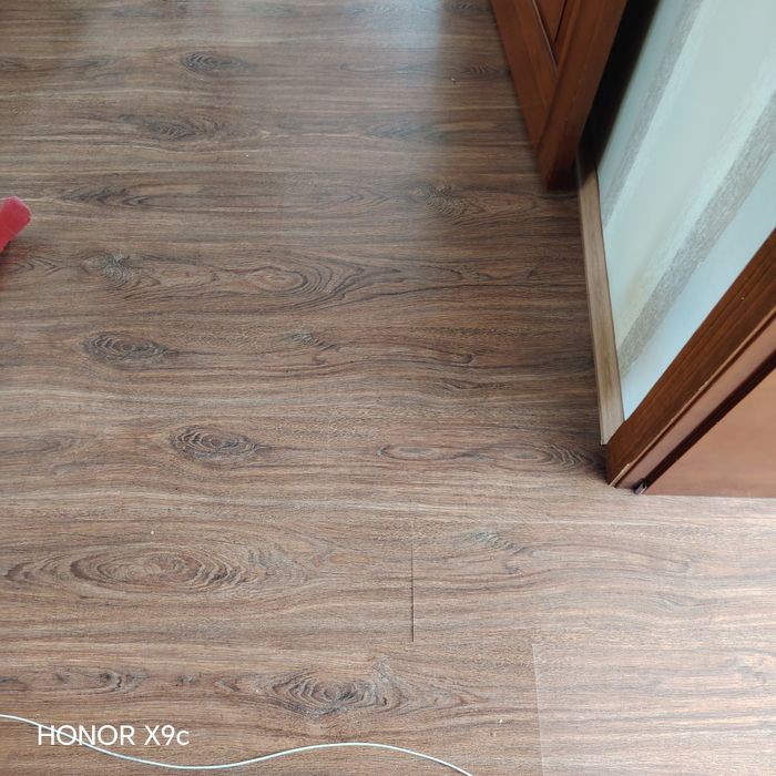 Продам бу ламинат на 142 кв. М