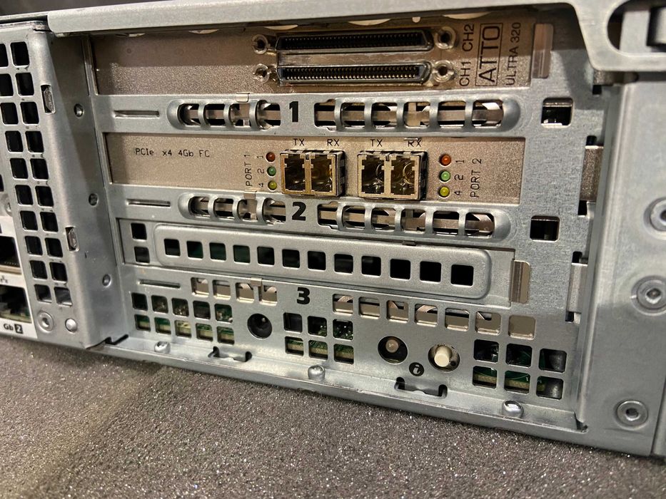 Сървър Dell R510 Xeon E5507, 32GB RAM, PERC H700, 8 x 3.5", 2x 1100W