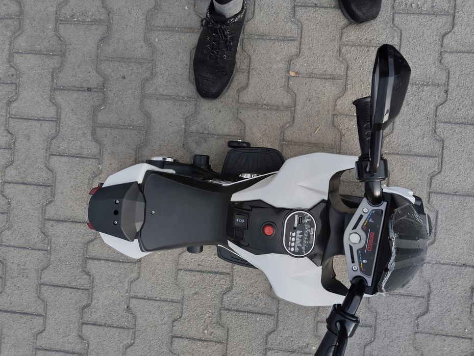 US Акумулаторен мотор HOUSTON бял