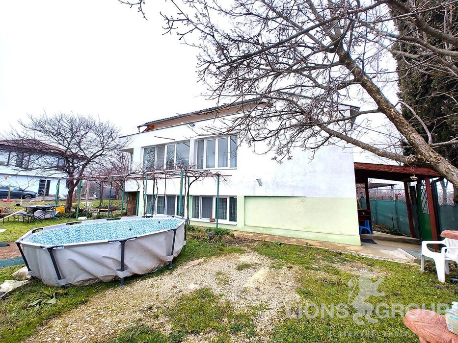 Къща с двор и морска гледка на супер локация! Равен парцел! отличен д