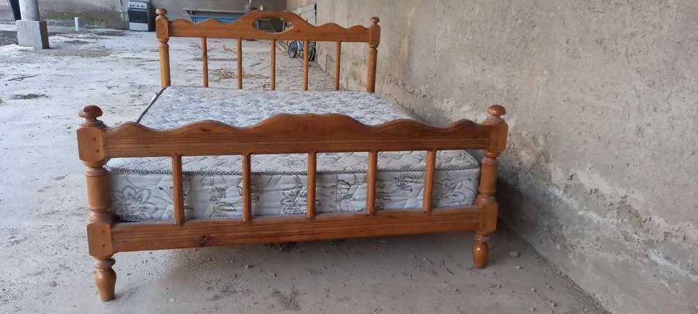 Кровать из материала дерево Чинар