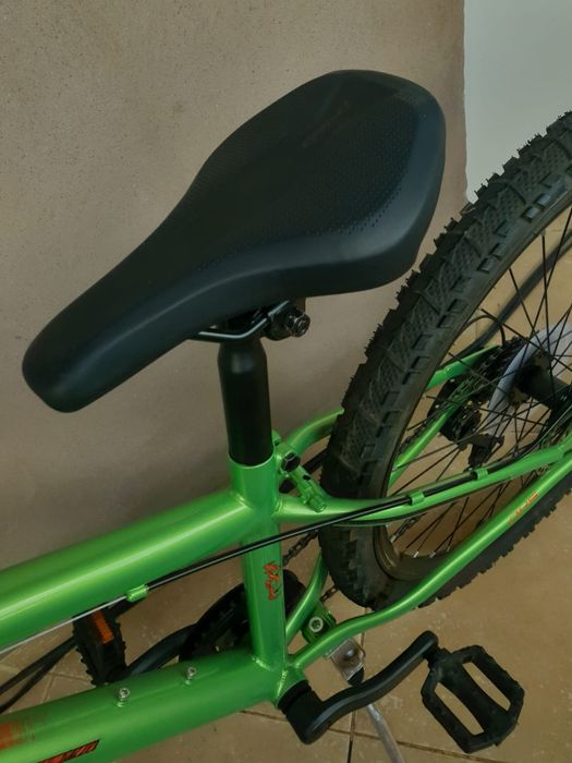 Vând bicicleta cu suspensie noua