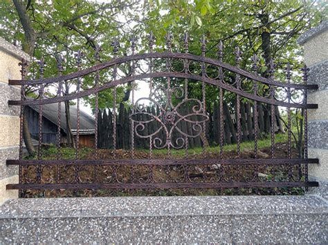 Vand garduri și porți