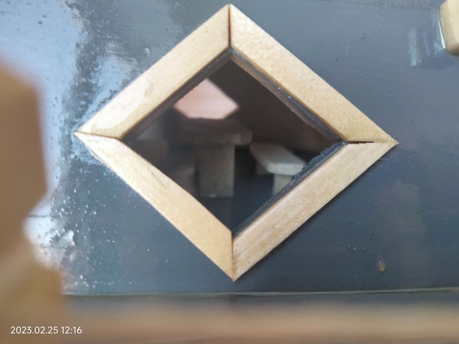 Продам корабль серого цвета