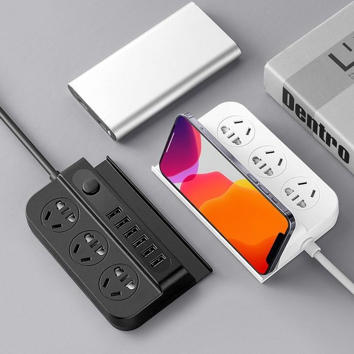 Удлинитель 3-в-1 с USB и подставкой для телефона
Организуйте зарядку в