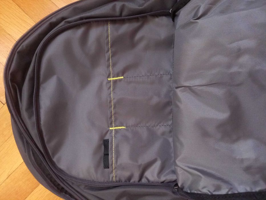 Ghiozdan laptop 15 inch Case Logic nou