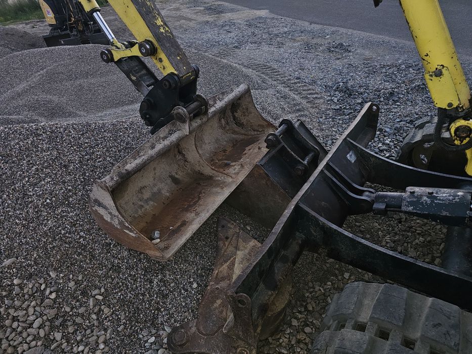 Miniexcavator yanmar vio 45
