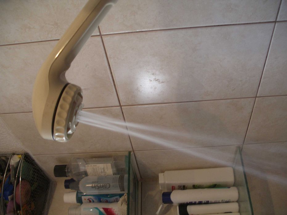 Продавам душ слишалки