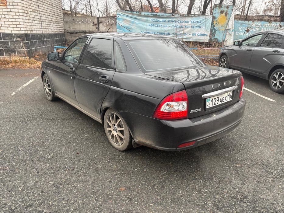 Продам хорошую машину