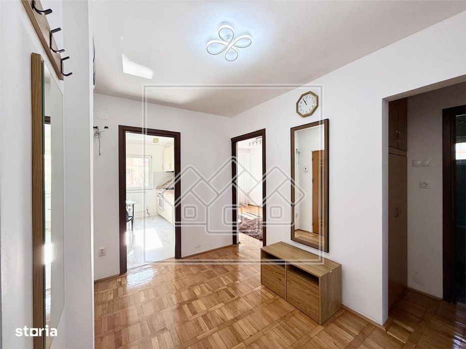 Apartament cu 4 camere si 2 balcoane - etaj 2 - Calea Poplacii