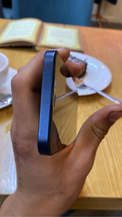 Продаю Айфон 12!