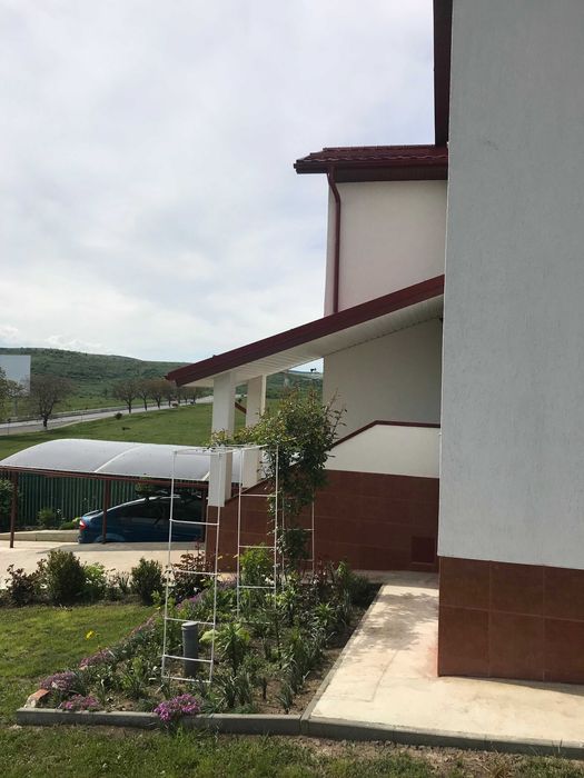 Casa si gradina 5600 mp Tureni