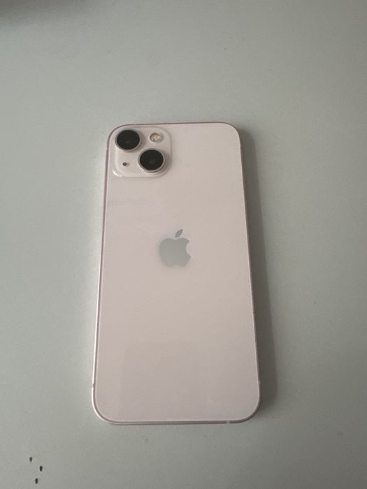 Iphone 13 roz într-o stare perfectă