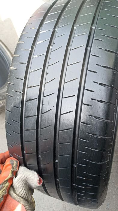 Шины 235/45/18 бриджестоун летний комплект