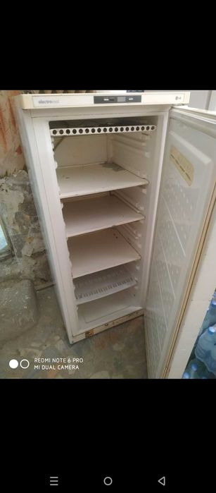 Продам морозильную камеру
