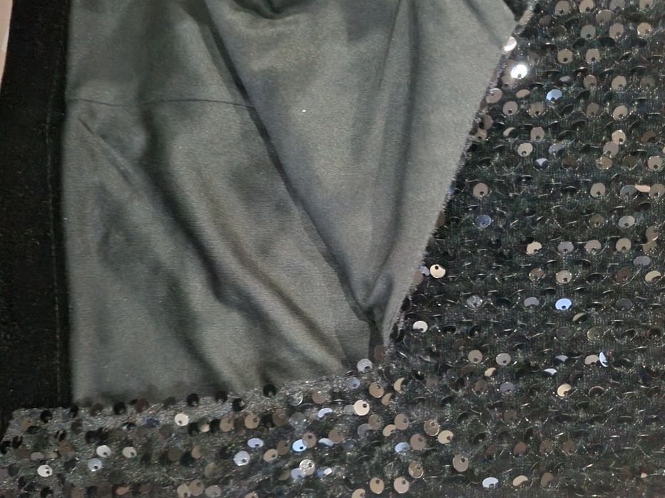 Пола Dika от кадифе с пайети