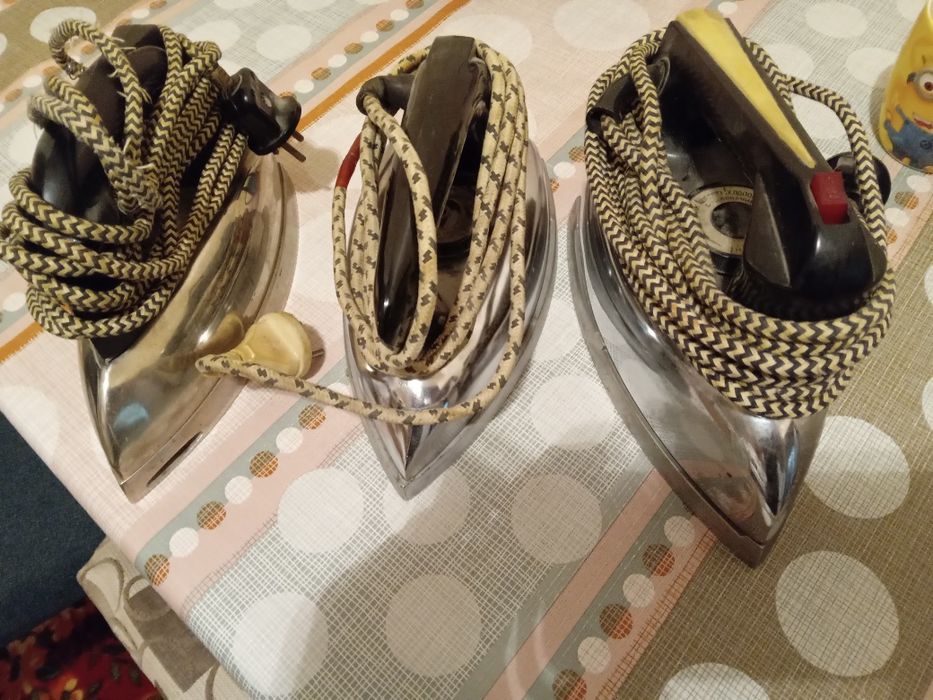 Продам советские утюги.