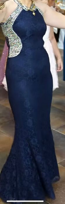 Официална много ефектна рокля