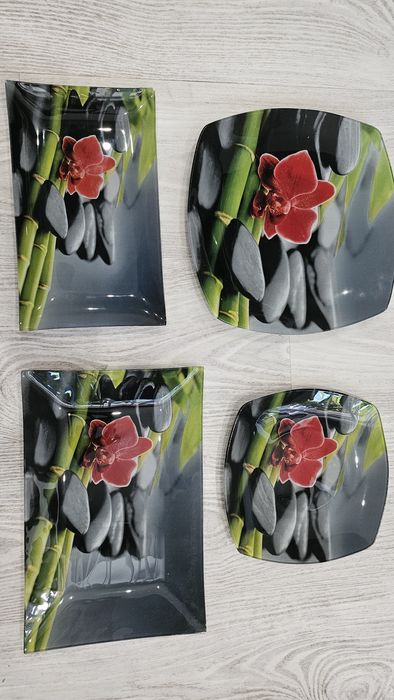 Комплект чинии с цввтя