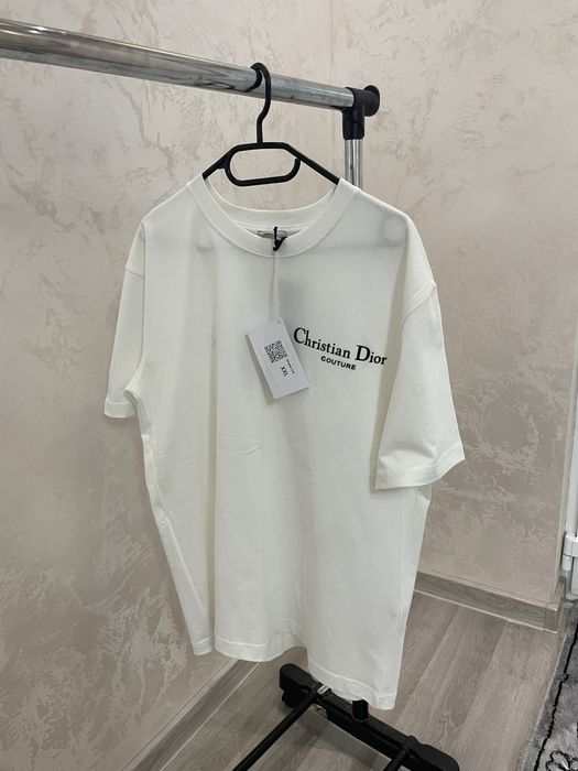 Tricouri unisex la super pret