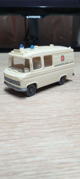 Продавам мини колексионерски колички