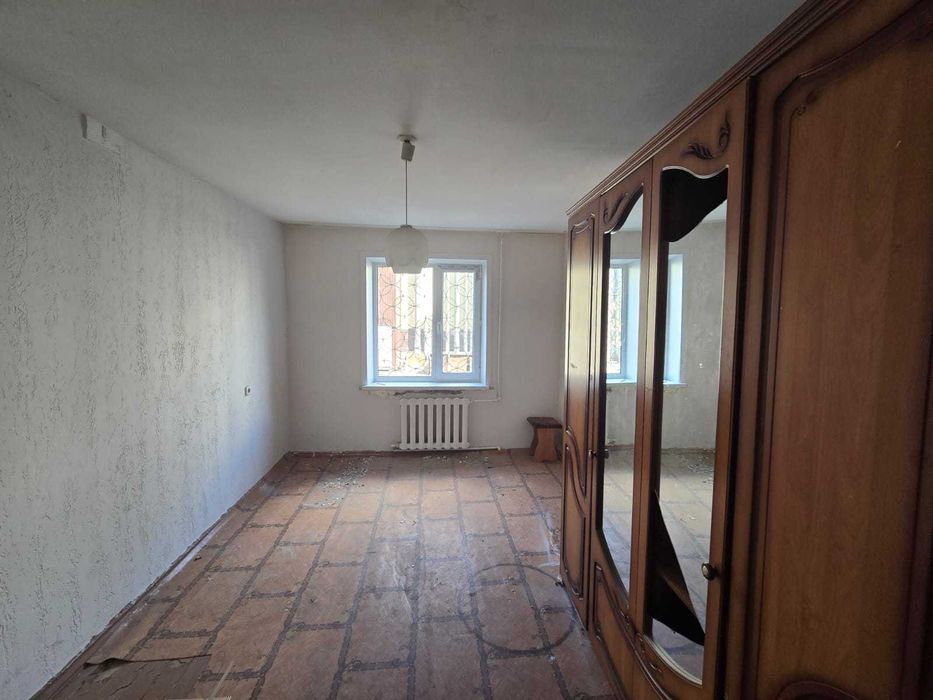 Продам пятикомнатную квартиру