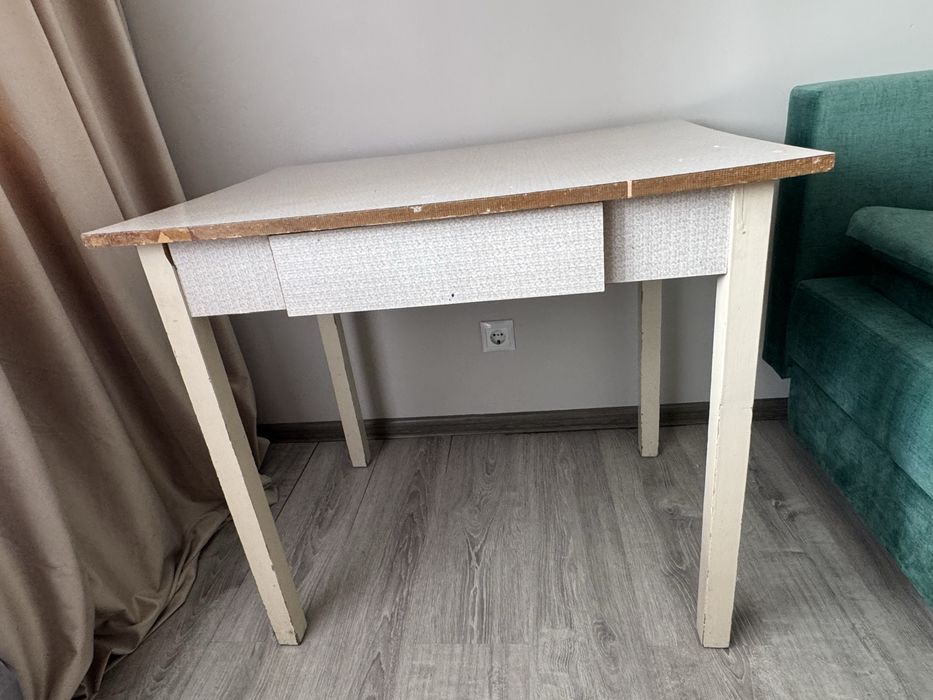 Продам столы и стулья