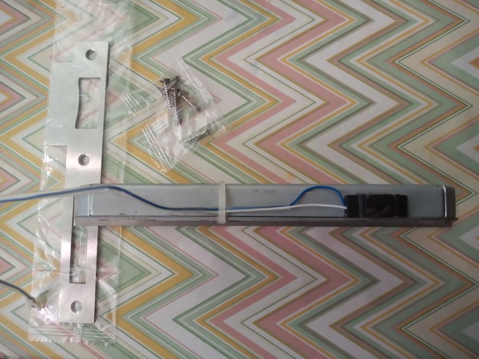 Брава за врата 70mm