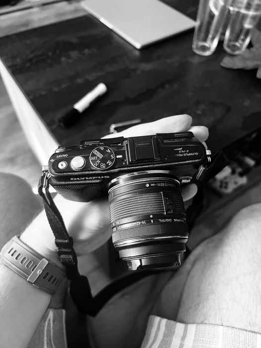 Olympus E-PL5 - Aparat Foto Mirrorless Compact - Obiectiv 14-42mm - Baterie Nouă