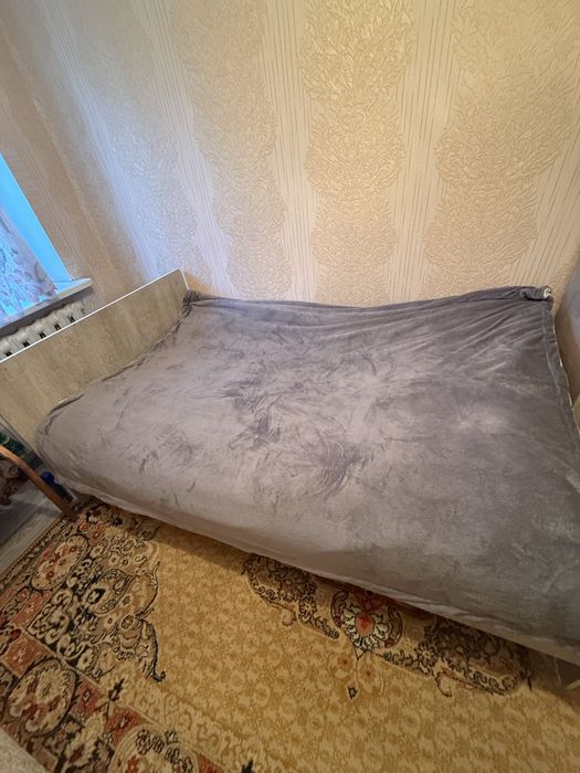 Срочно продаю шкаф с кроватью