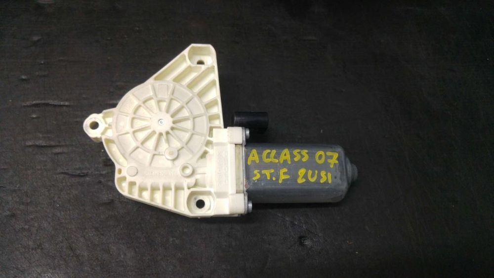 Motoras macara stanga fata mercedes a class w169 3 usi 996138102 7746013002 a1698204142 0536010602