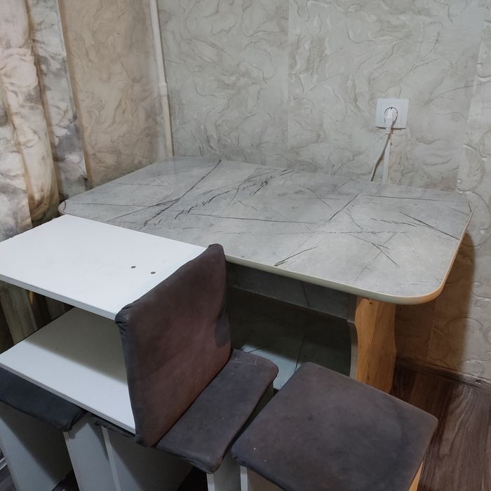 Продается Кухонный стол