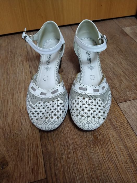 Летняя женская обувь