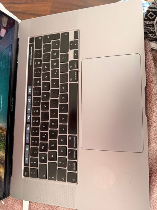 MacBook Pro 16  inch 2019 A2141