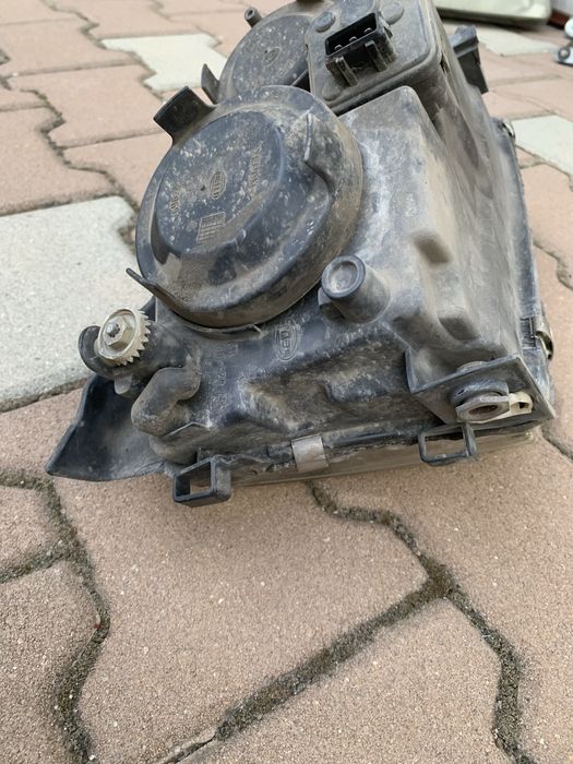 Фар ляв десен пасат 4 passat 4