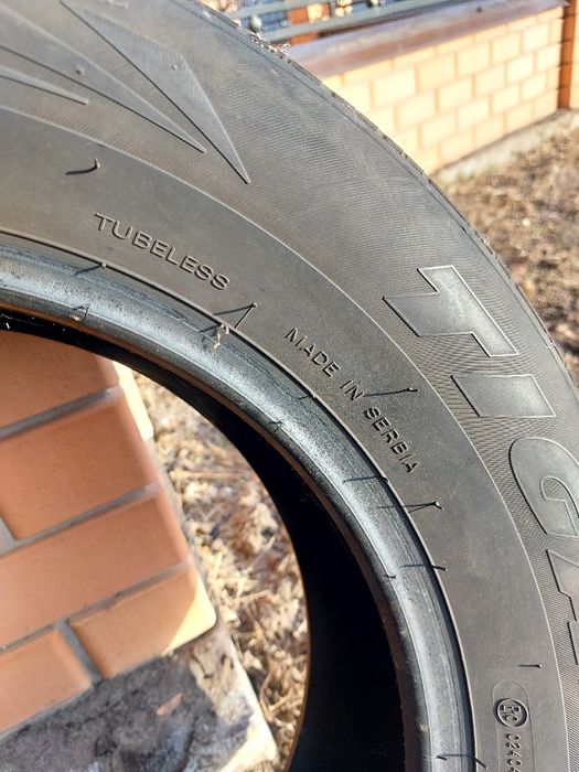 Продам резину летнюю, б/у, на легковой автомобиль.