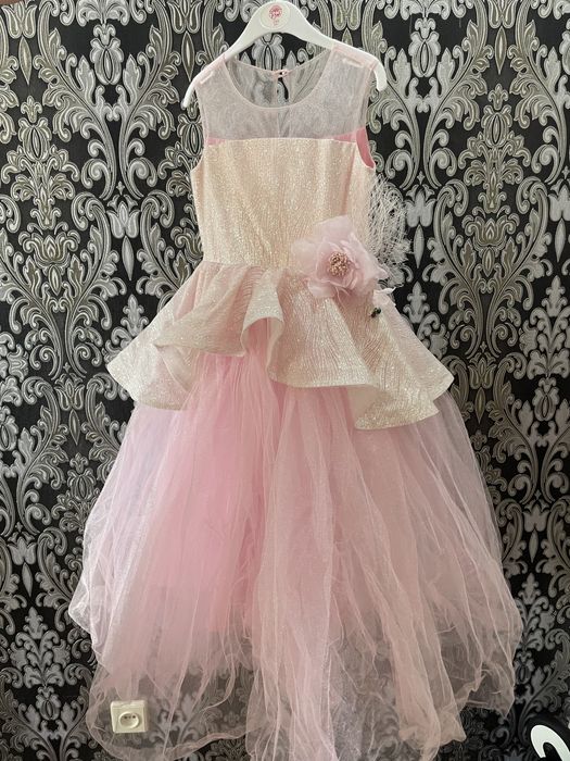 Продается нарядное платье