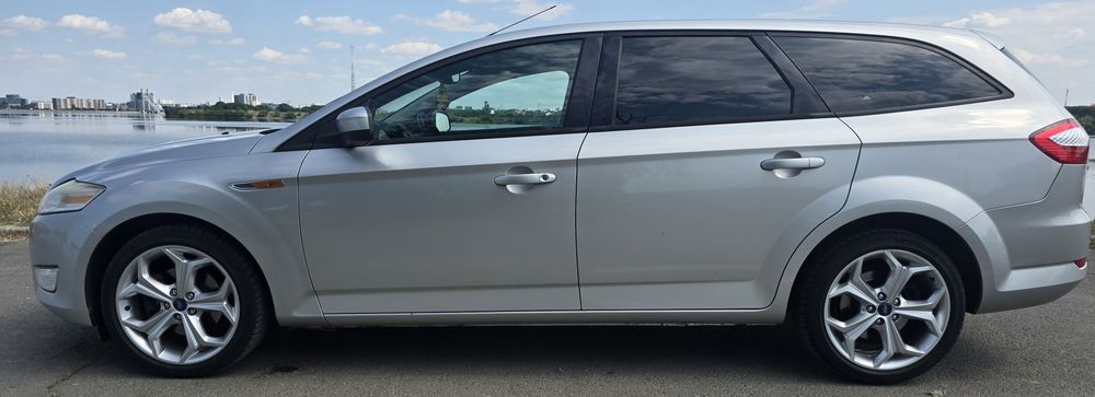 FORD Mondeo 2010 — imagine 2
