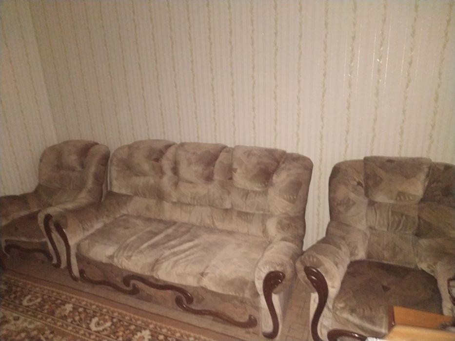 Диван и два кресла. Б/у в отличном состоянии