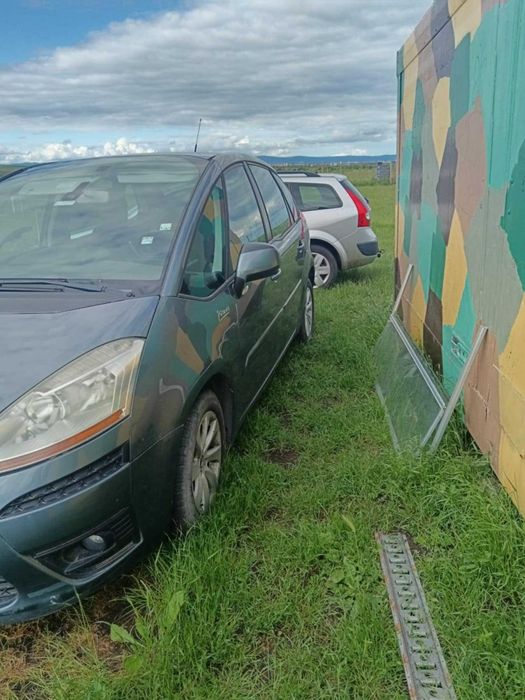 Citroen C4 Picasso на части