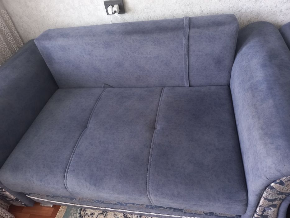 Продам диван для гостиной
