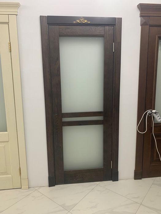 Двери межкомнатные из дуба.