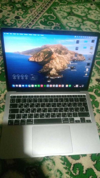 Macbook air M1/8gb.