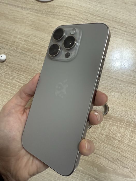 Iphone 16 Pro(natural titan)