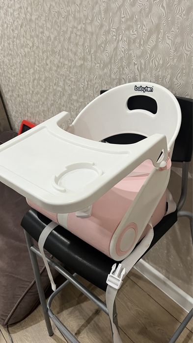 Продам бустер стул для кормления
