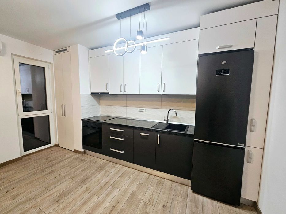 Inchiriez apartament 2 camere Adora Central P-ta M. Viteazu