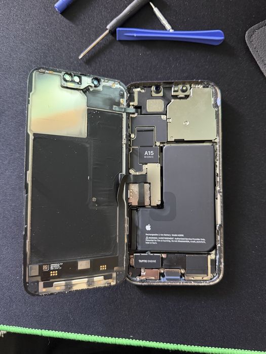 iPhone 13 Pro 1TB iOS 18.7.8