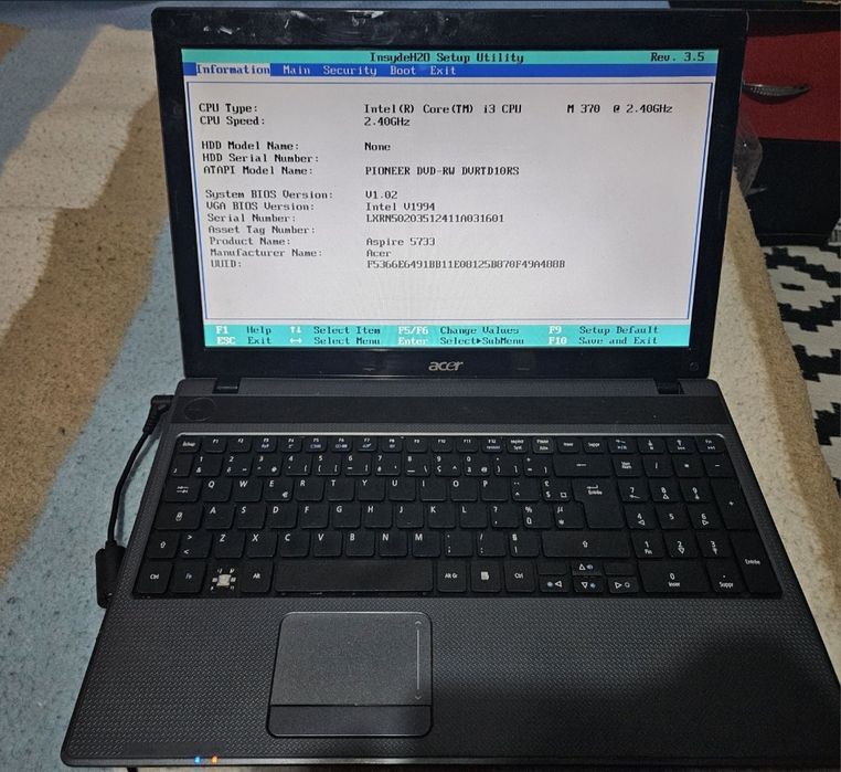 Laptop Acer Aspire 5733 + HDD 500GB Toshiba (Cadou) / i3 / 2GB RAM