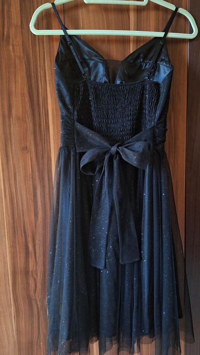 Официална черна рокля